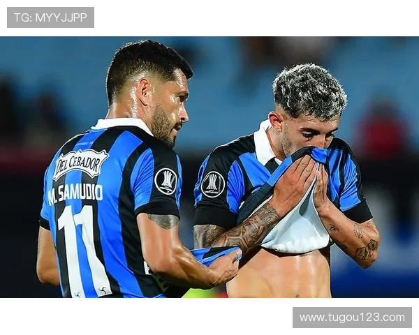 南美解放者杯半决赛首回合 巴西德比火热上演 两强对决引发激烈争夺